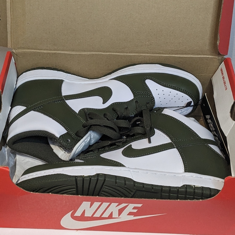 Nike Dunk High Size 7.5 females or 6Y - Picture 2 of 10